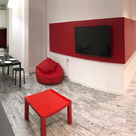 Smart-Tech Plaza Apartment ซาลามังกา ภายนอก รูปภาพ
